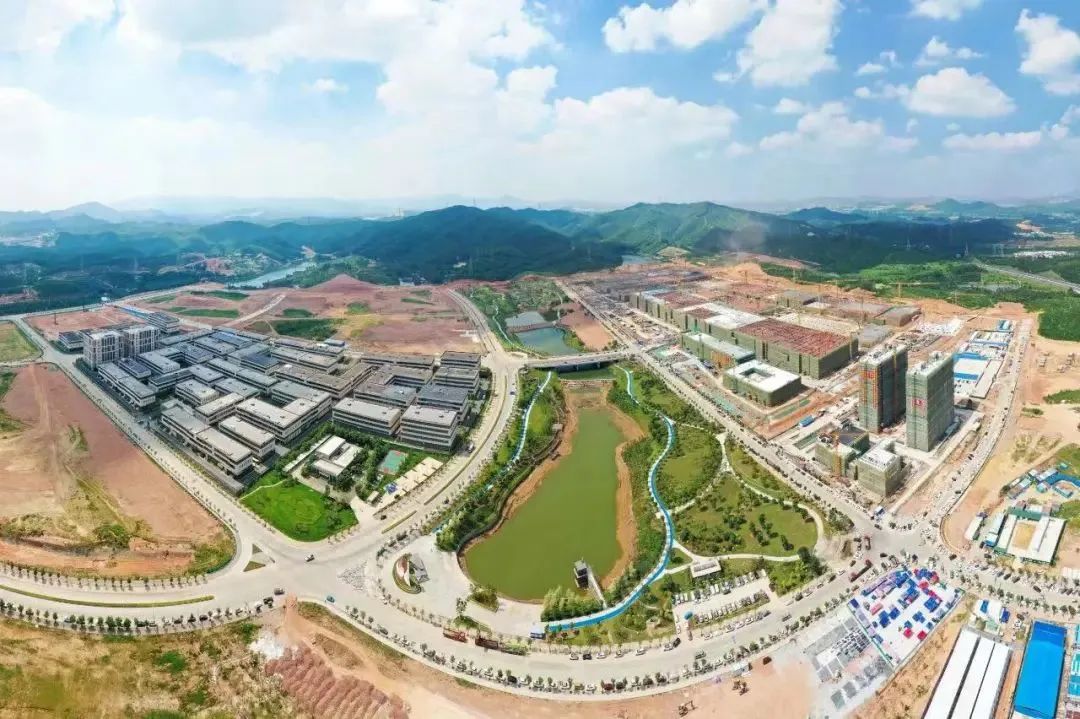 中創(chuàng)新航項目正如火如荼建設(shè)中。圖為鳳山湖園區(qū)全景。郭永樂 攝