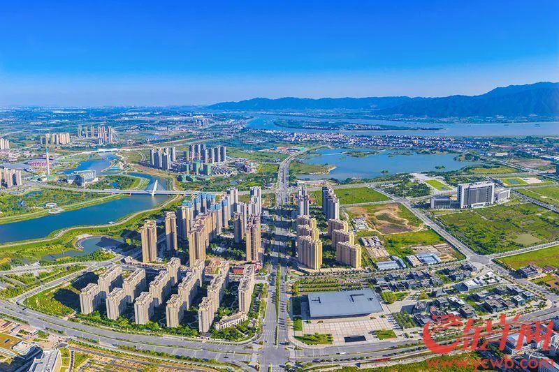 高樓林立、風(fēng)光宜人的肇慶新區(qū)