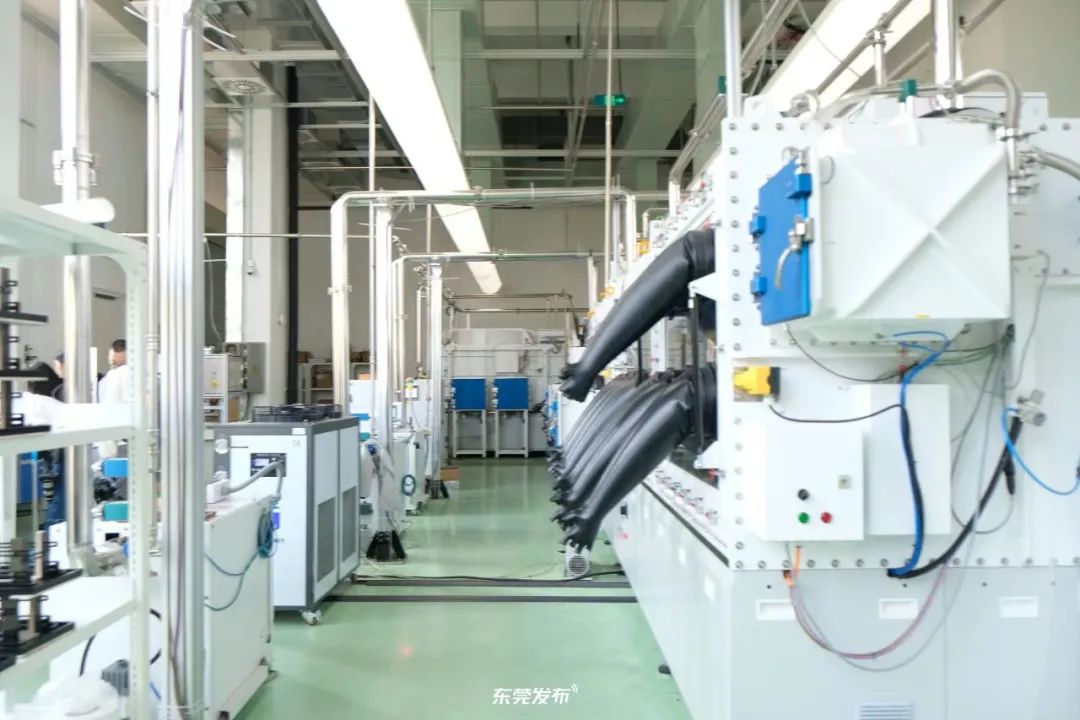 松山湖材料實驗室鋰離子電池材料團隊中試線