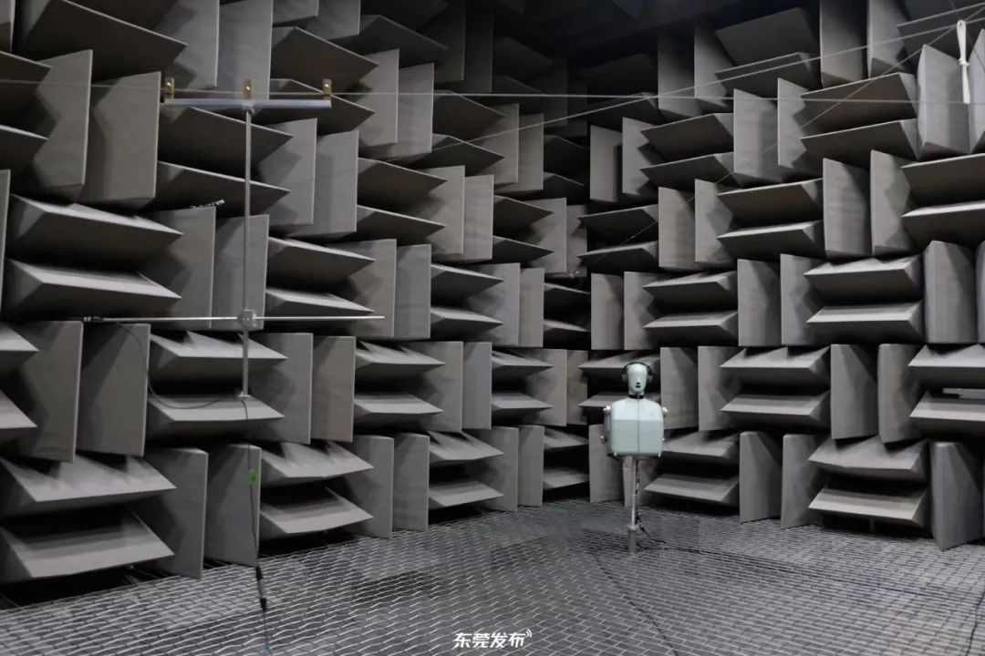 東莞漫步者工廠內(nèi)的聲學(xué)實驗室