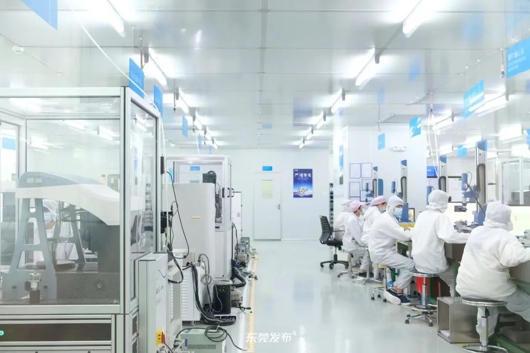 宇瞳光學(xué)檢測車間