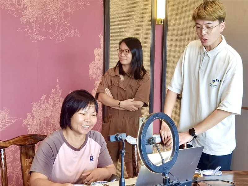 學(xué)員出鏡實(shí)操。