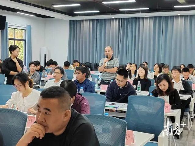 學(xué)員積極提問。南方+記者 陳國(guó)飛 攝