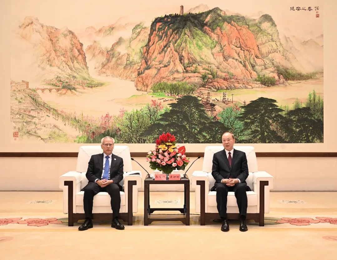 12月24日，省委書記黃坤明與澳門特別行政區(qū)行政長官岑浩輝會見交流。南方+記者 王輝 攝