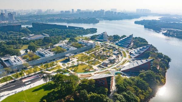 松山湖悠蘭里文化藝術(shù)街區(qū) 