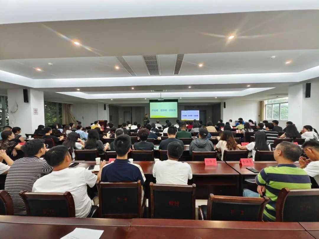 汕頭開展“網(wǎng)絡(luò)強(qiáng)村”數(shù)字技能培訓(xùn)，培訓(xùn)“鄉(xiāng)土網(wǎng)紅”